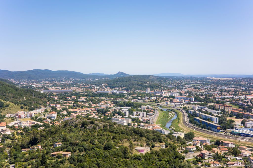Photo aérienne du centre-ville de Alès